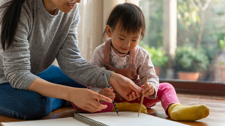 when does handedness develop in children?